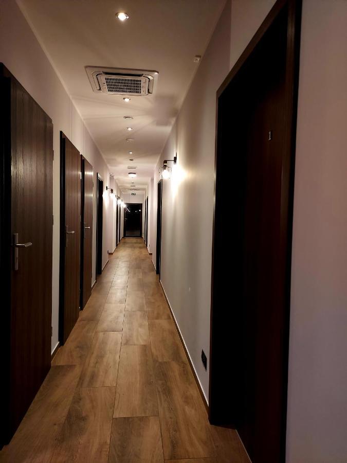 Pensjonat I Restauracja Hubertowka Milicz Exteriör bild